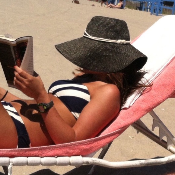 Banana Republic Accessories - Women’s Sun Hat